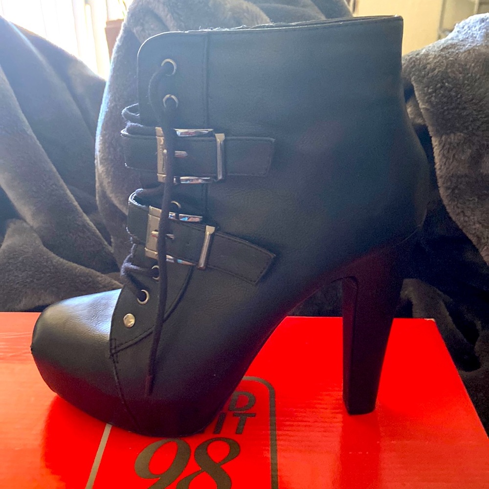 Black heel boot